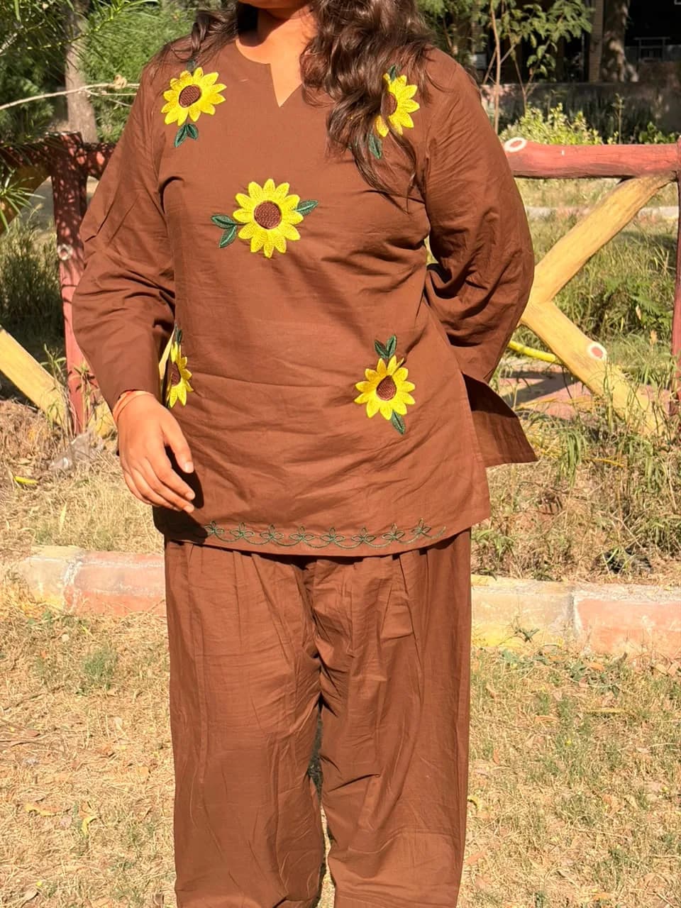 Brown Sunflower Farshi 3